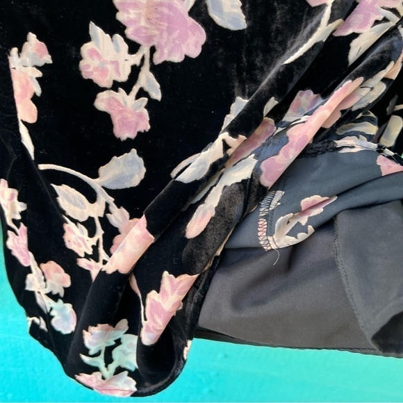 NANETTE LEPORE BLACK VELVET FLORAL BURNOUT LS BLOUSE BELL SLEEVES SIZE XS NWT - Picture 6 of 11